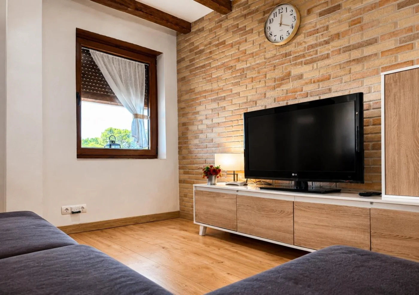 Televisión y mueble del salón